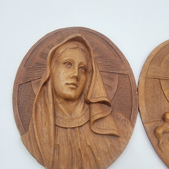 VINTAGE brown resin Jesus and Virgin Mary wall plaque - Picture 3 of 9